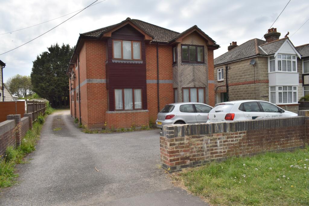Main image of property: Woodleigh bank court, 137-139 Long Lane, SO45 2NZ