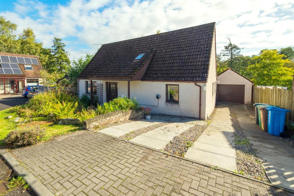 Main image of property: 19 Woodburne, Ceres, Cupar