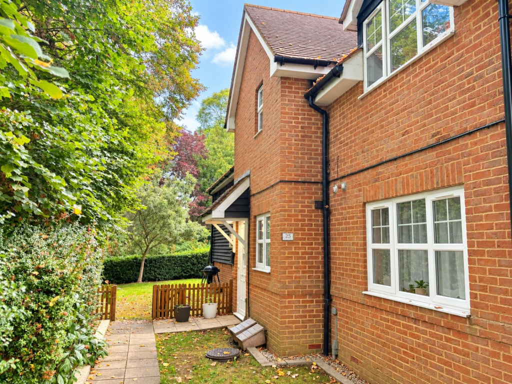 Main image of property: Daisy Fields, Fair Oak, Eastleigh