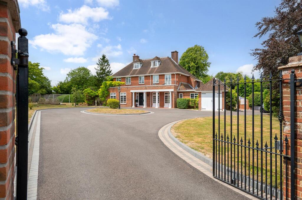 Main image of property: Appleshaw, Andover