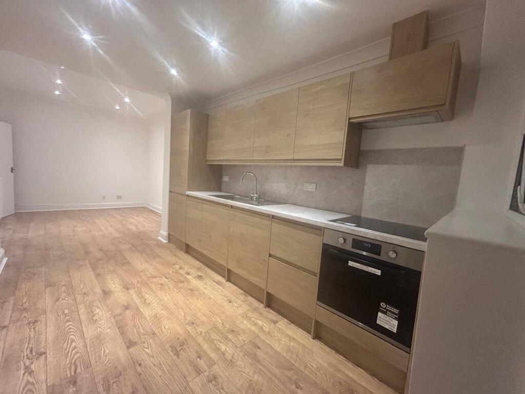 Main image of property: Hamilton Road, LONDON, NW11 9EH