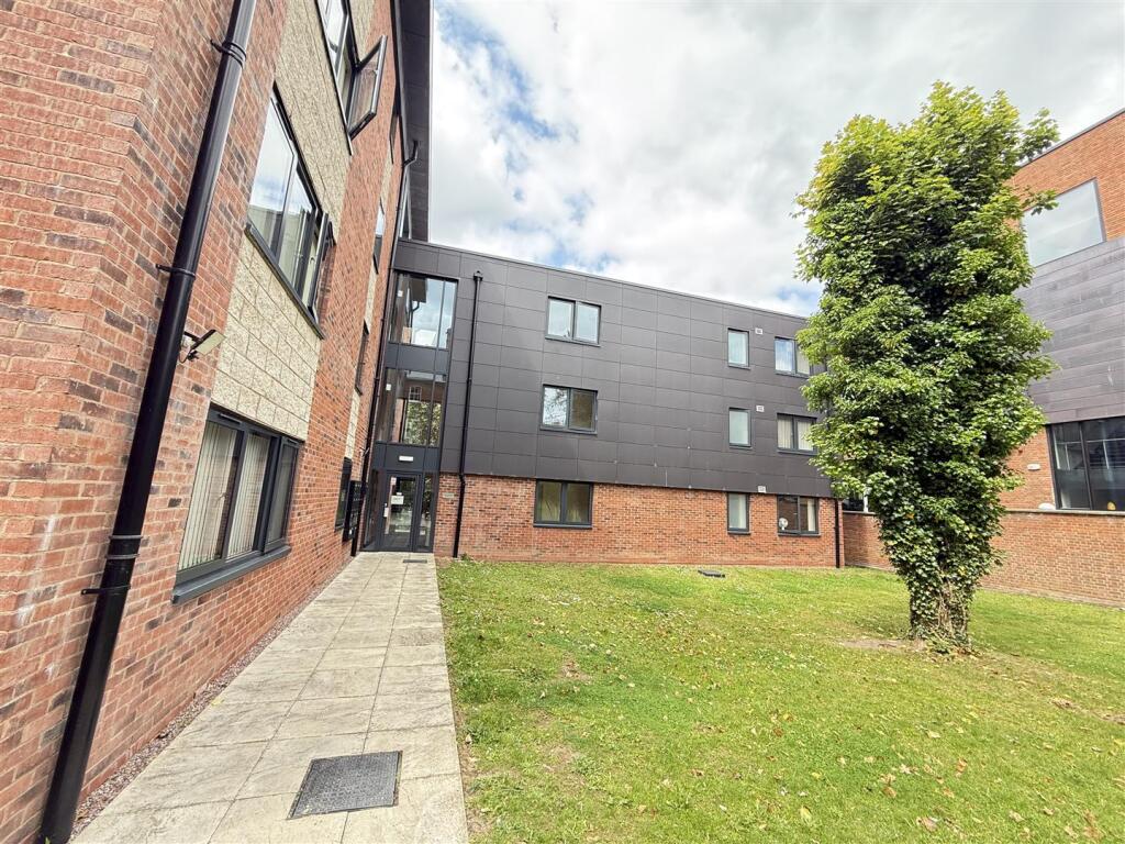 Main image of property: 2 Ednam Road, Dudley
