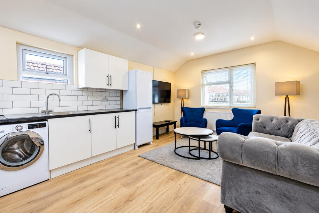 Main image of property: Whitchurch Road, Heath