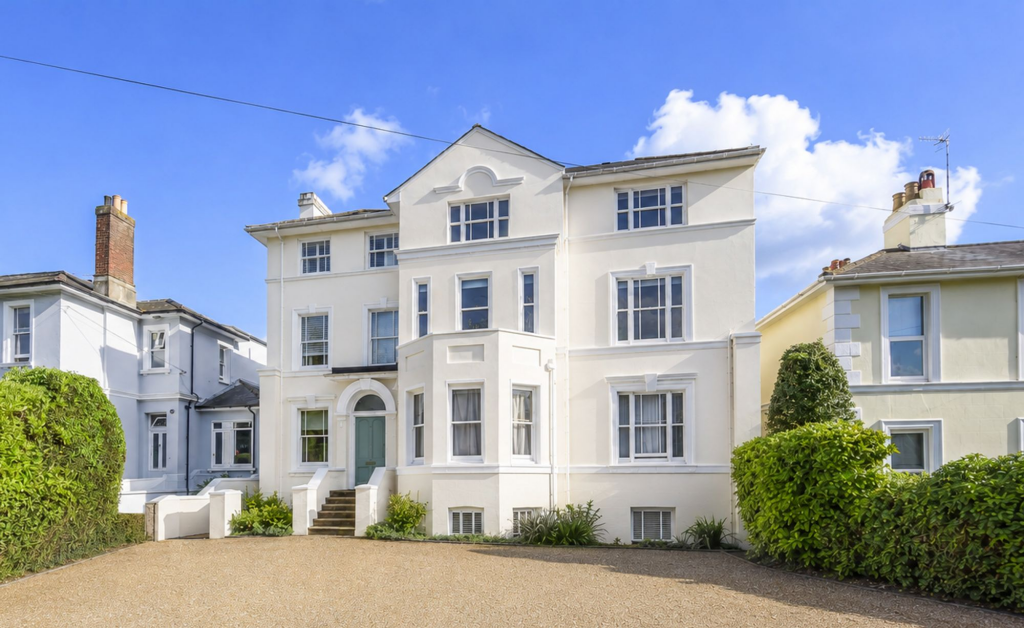 Main image of property: 12 Park Road, Southborough, TN4