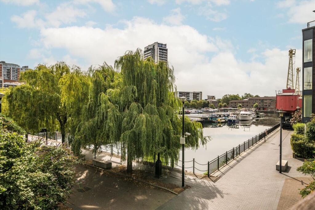 Main image of property: Boardwalk Place, Canary Wharf