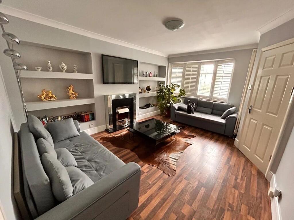 Main image of property: End Terrace, Charlton Park Lane, Greenwich, London SE7