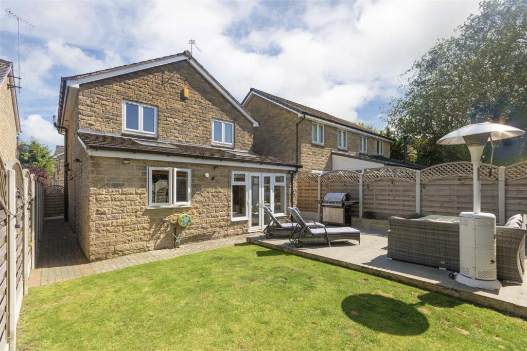 Main image of property: Crofters Lea, Yeadon, Leeds
