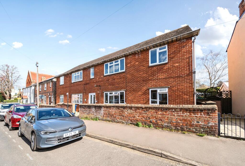 Main image of property: Lime Walk, Headington, Oxford, Oxfordshire, OX3