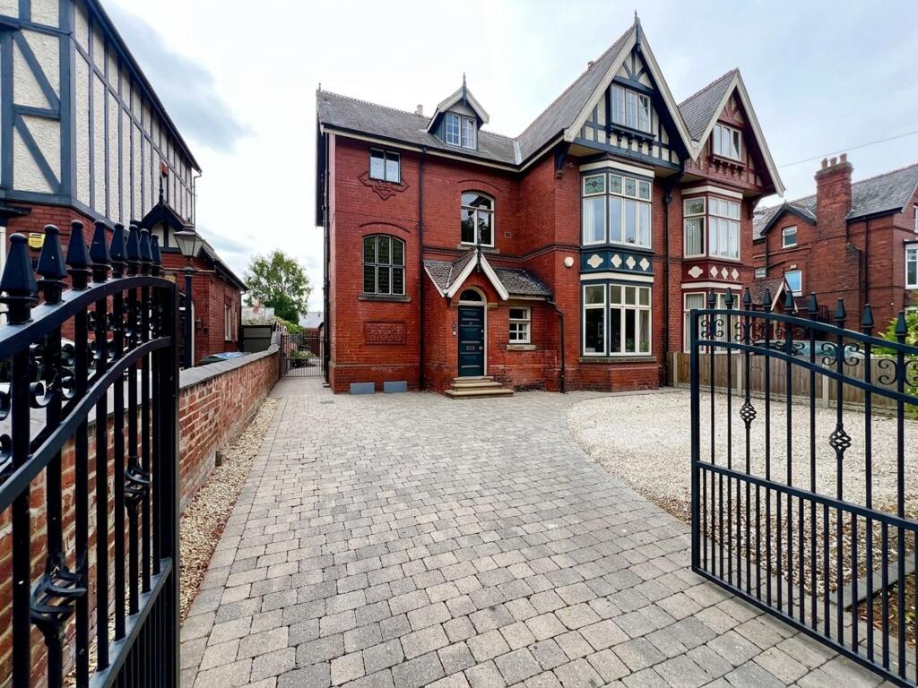 Main image of property: Avenue Road, Town Moor, DN2