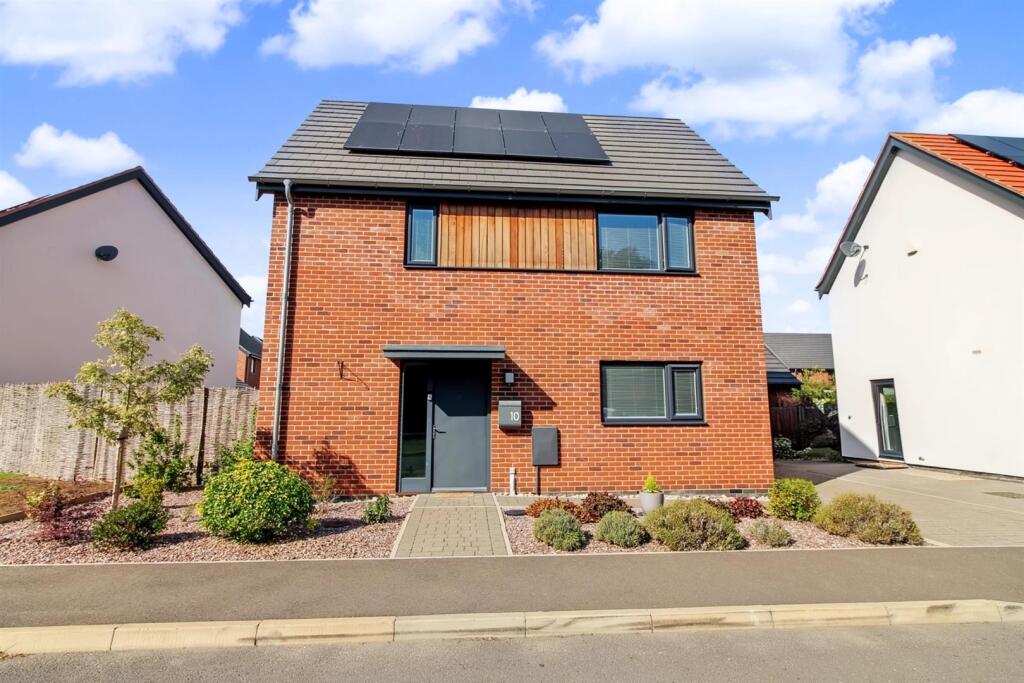 Main image of property: Draper Way, Taverham, Norwich