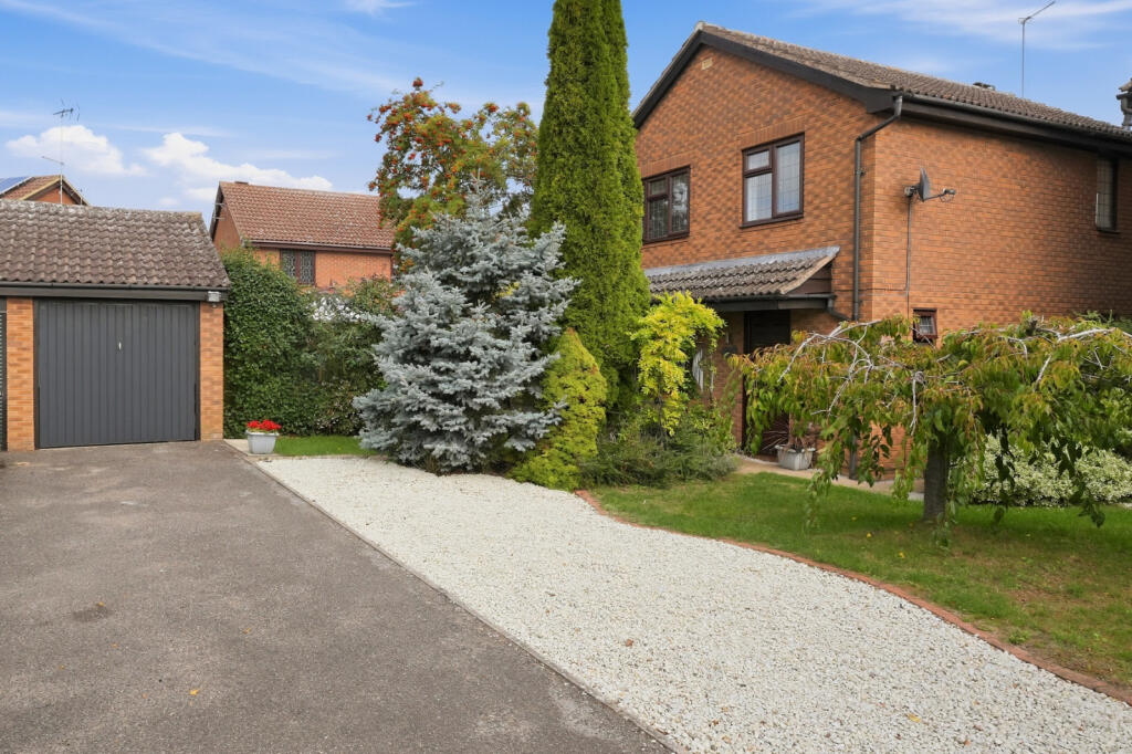 Main image of property: Broadleaf Avenue, Bishop's Stortford, Hertfordshire, CM23