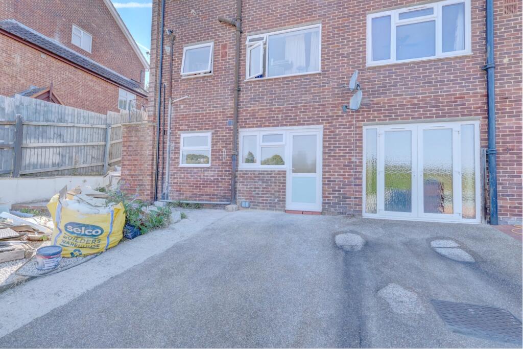 Main image of property: Deeds Grove, High Wycombe, Buckinghamshire, HP12