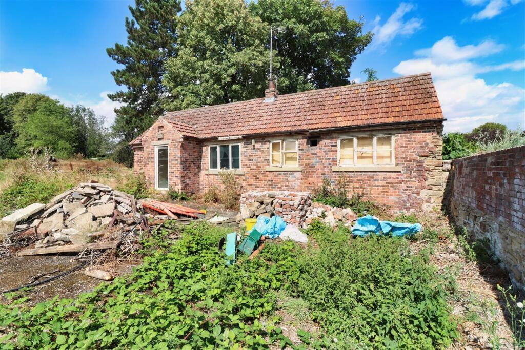Main image of property: Main Road, Heath, Chesterfield
