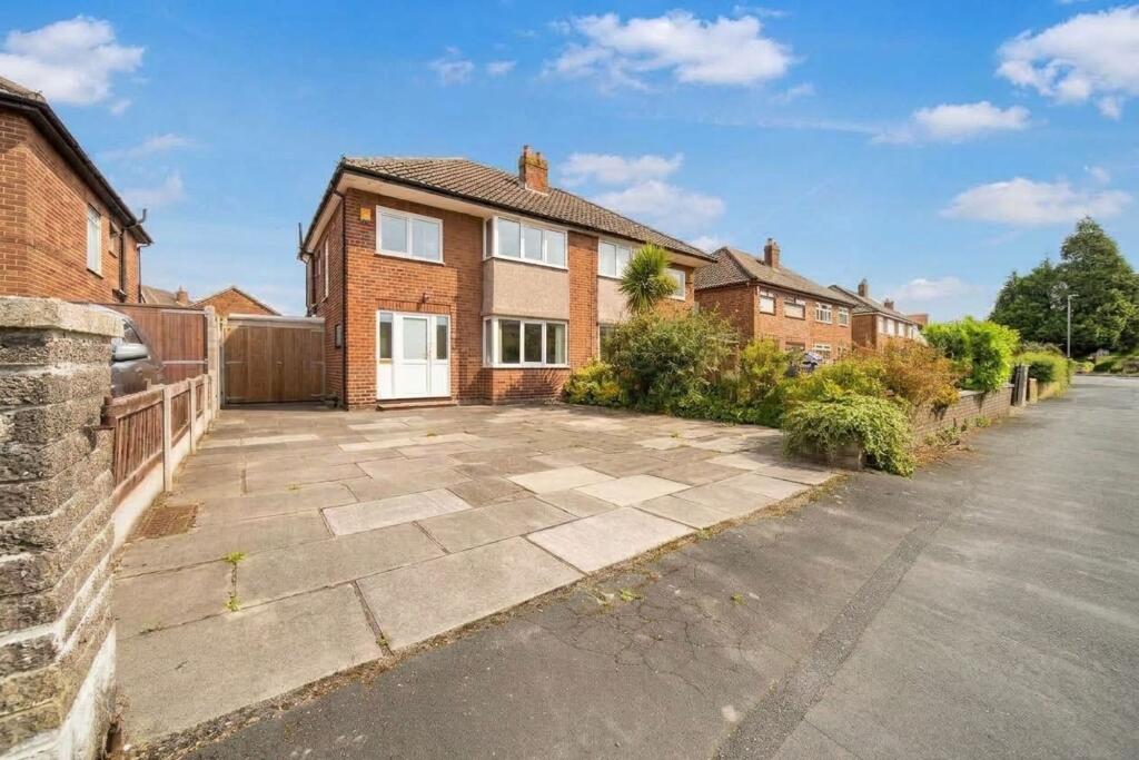 Main image of property: Hillcrest Road, Ormskirk, L39