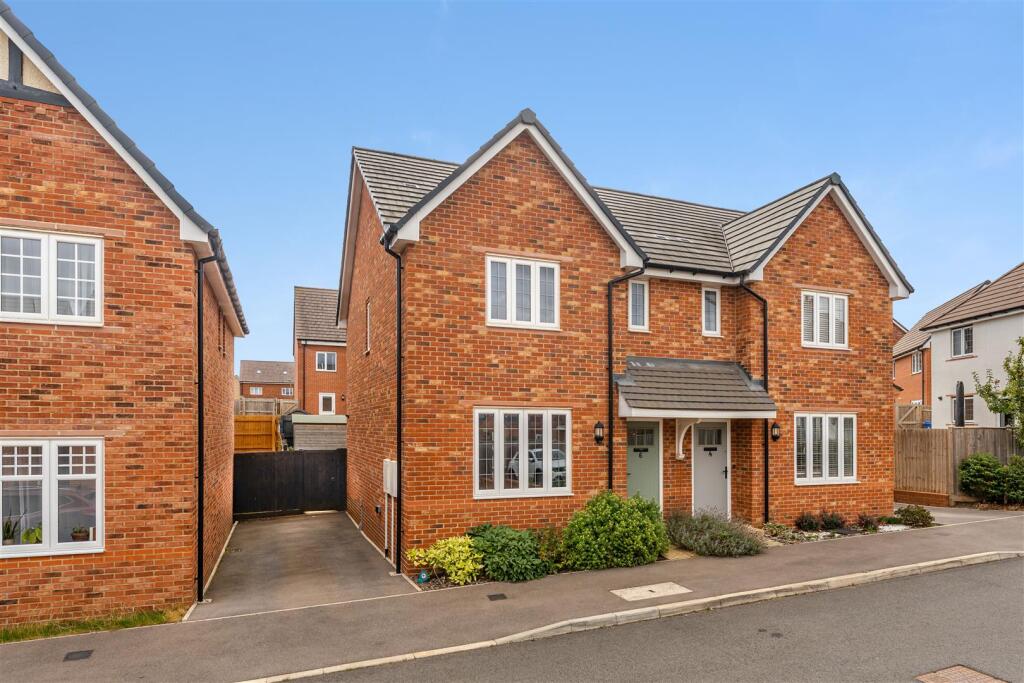 Main image of property: Longley Crescent, Banbury
