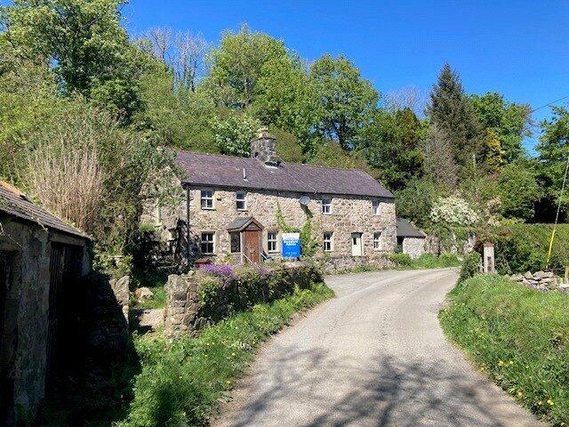 Main image of property: Sarn Mellteyrn, Gwynedd, LL53