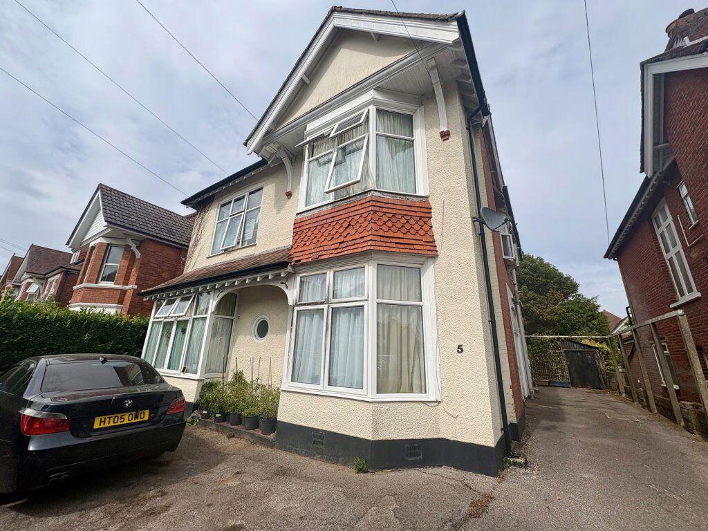 Main image of property: BED SIT- BRYANSTONE ROAD, WINTON