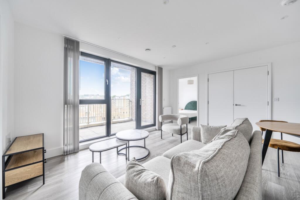 Main image of property: Medway Street ,Chatham, ME4
