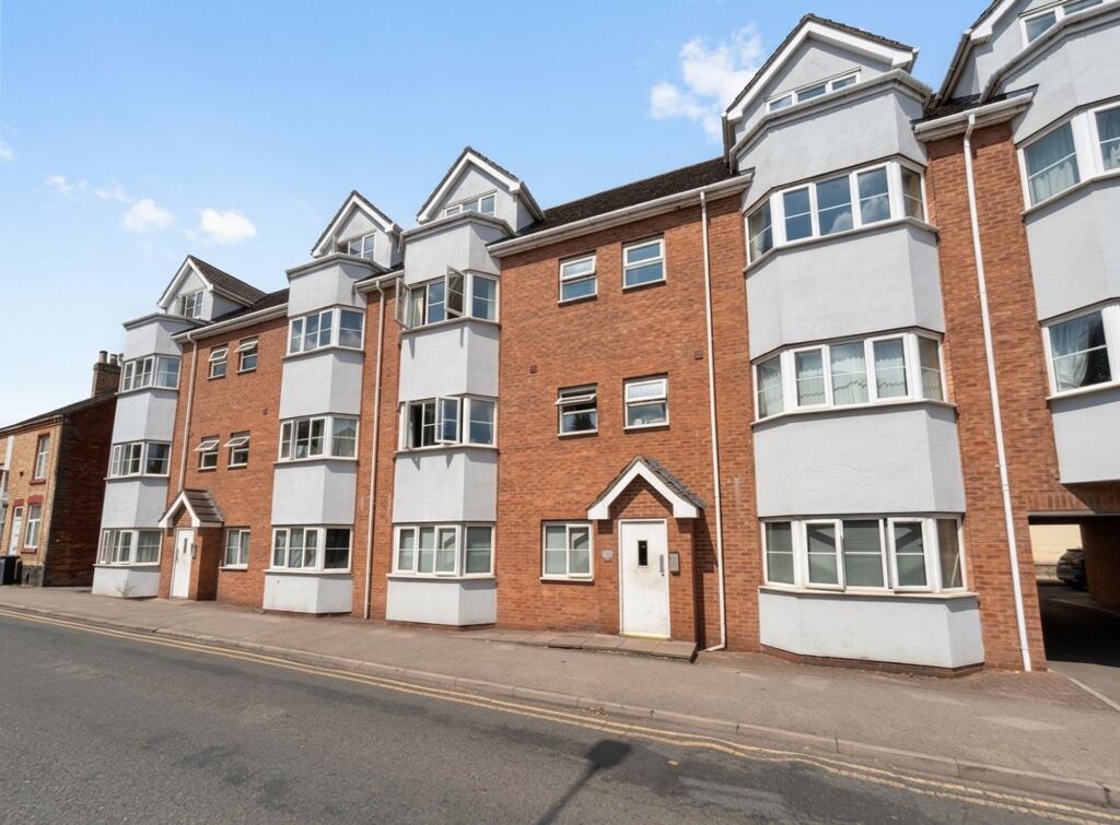Main image of property: Queens Road, Royale Place, CV11