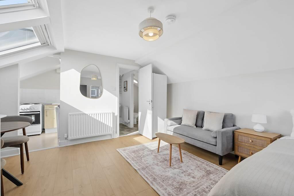 Main image of property: Cambridge Gardens, Notting Hill, W10