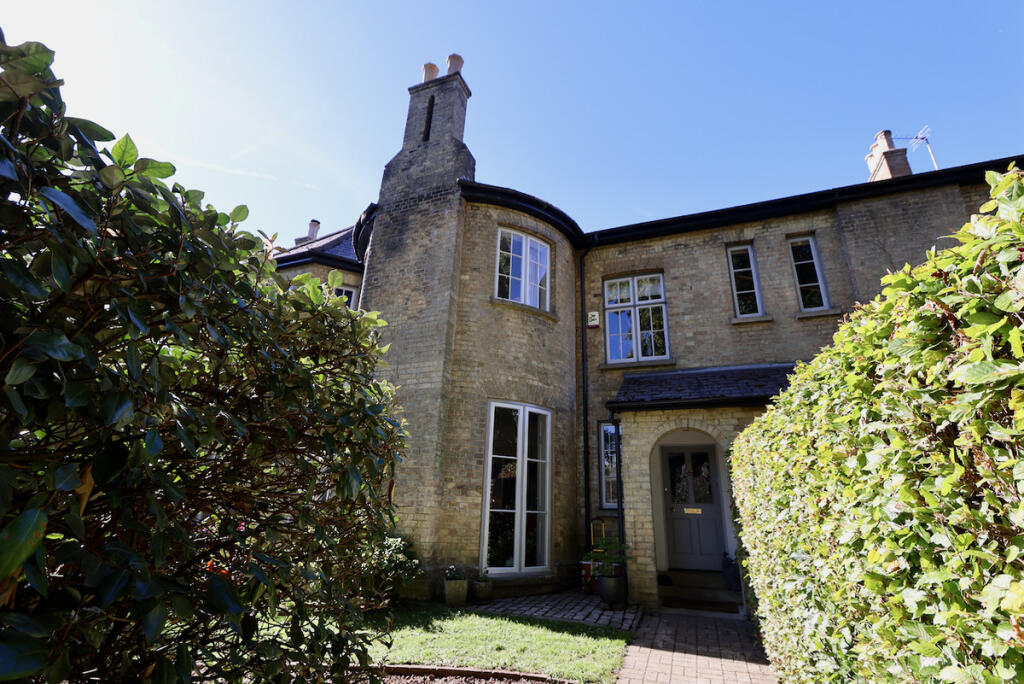 Main image of property: Walnut Close, Great Missenden, HP16