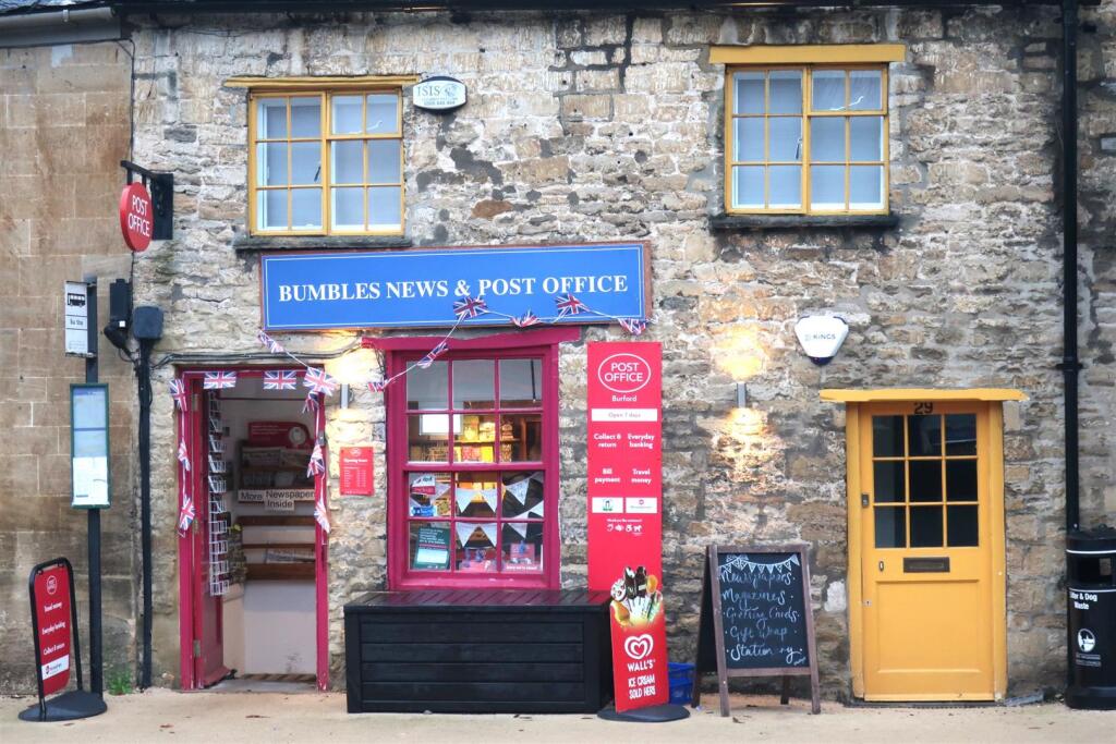 Main image of property: 29A Lower High Street, Burford OX18 4RN