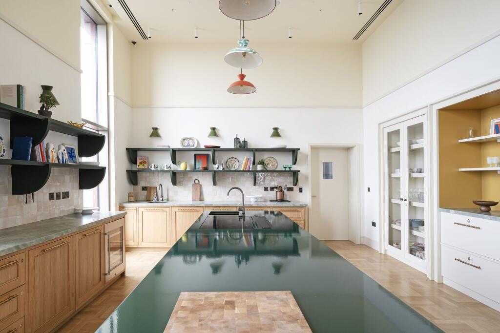 Main image of property: Selbourne Walk, Walthamstow, E17
