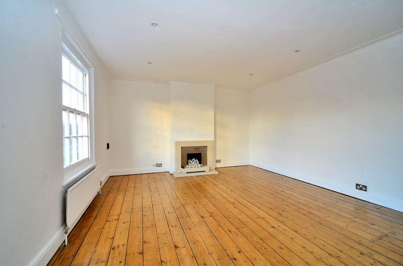 Main image of property: The Broadway, Thames Ditton