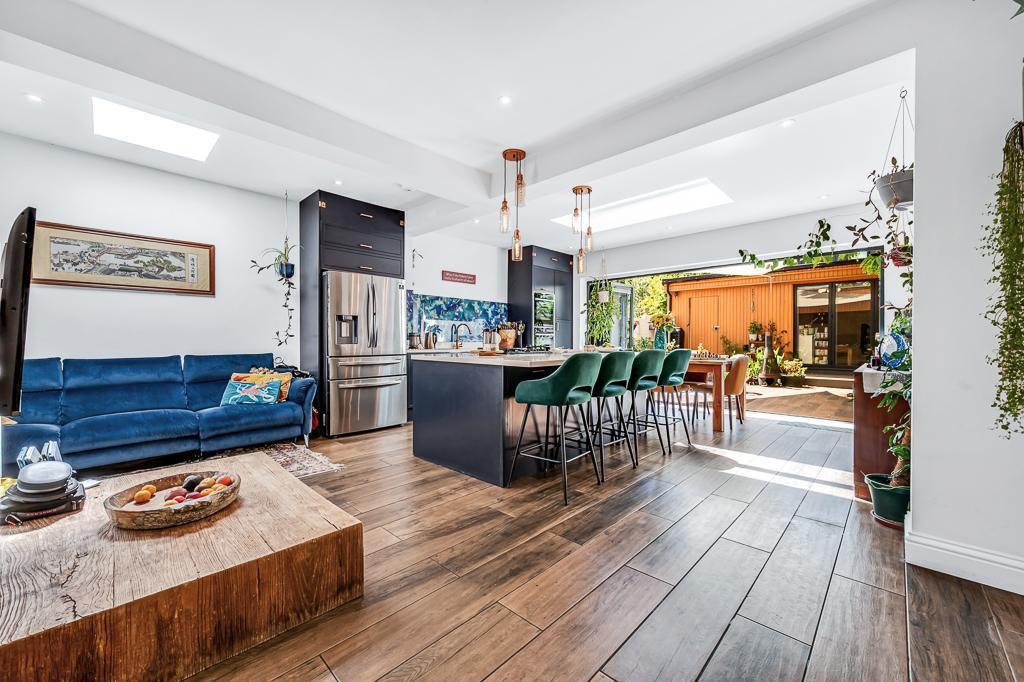 Main image of property: Grove Avenue, Hanwell, London, W7 3EP