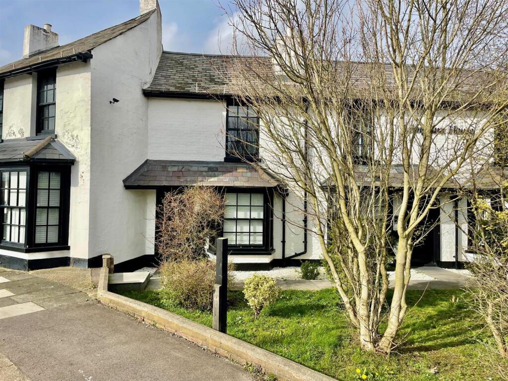 Main image of property: St. Albans Road, South Mimms, Potters Bar