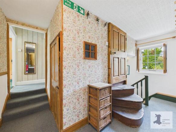 Second Landing &amp; steps up to attic space