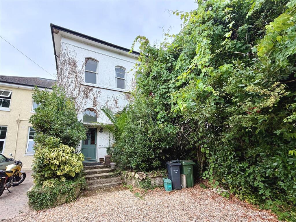 Main image of property: Binstead Road, Ryde PO33 3NB