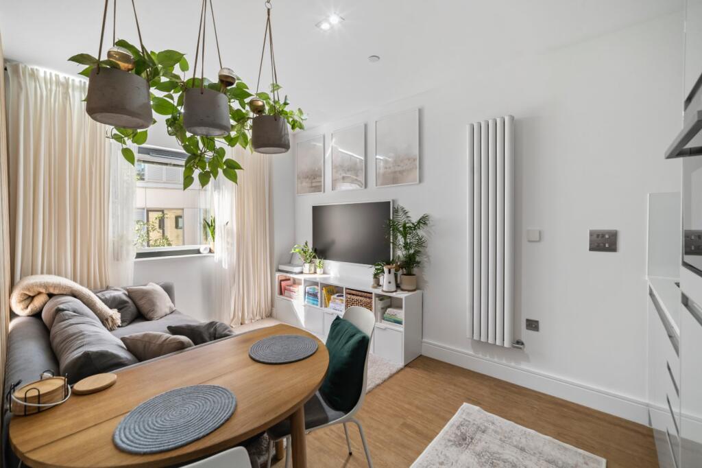 Main image of property: Red Lion Square, Wandsworth High Street, London, SW18