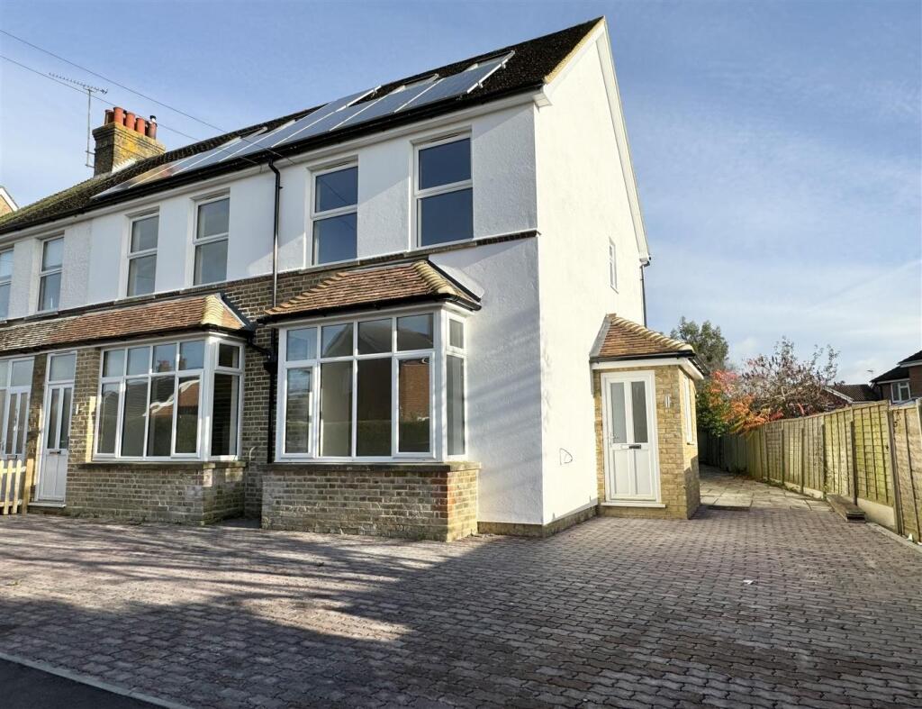 Main image of property: Forge Meadow, Harrietsham, Maidstone, Kent, ME17