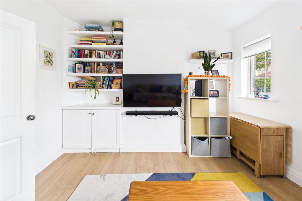 Main image of property: Cricklade Avenue, London, SW2