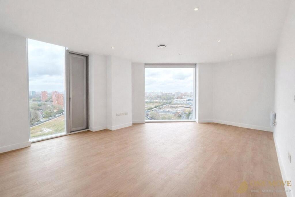 Main image of property: Park View, Manchester, M4