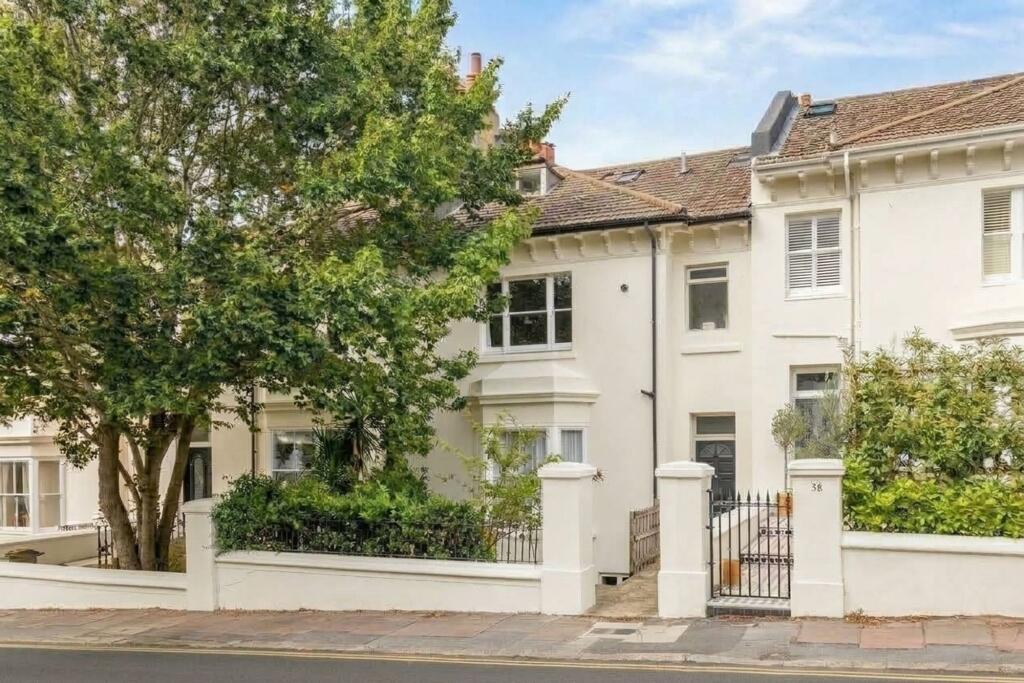 Main image of property: Buckingham Place, Brighton, BN1