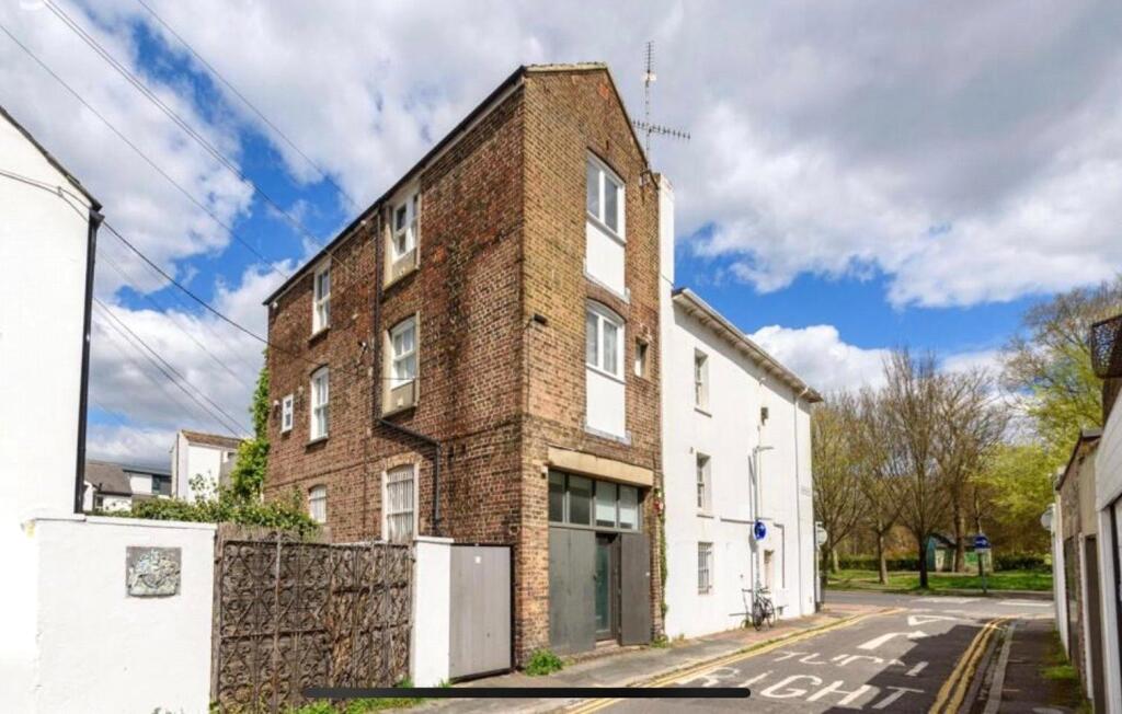 Main image of property: Queens Place, Brighton, East Sussex, BN1