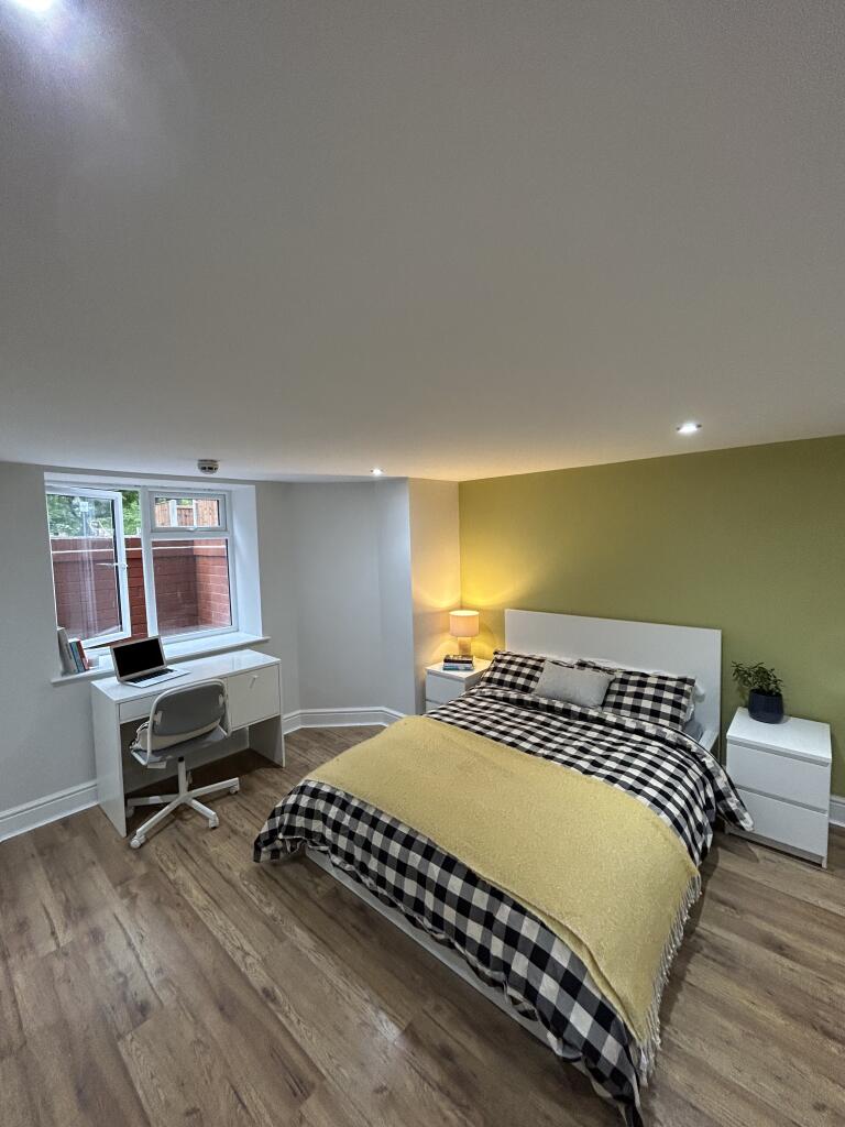 Main image of property: Lincoln Grove, Manchester, Greater Manchester, M13