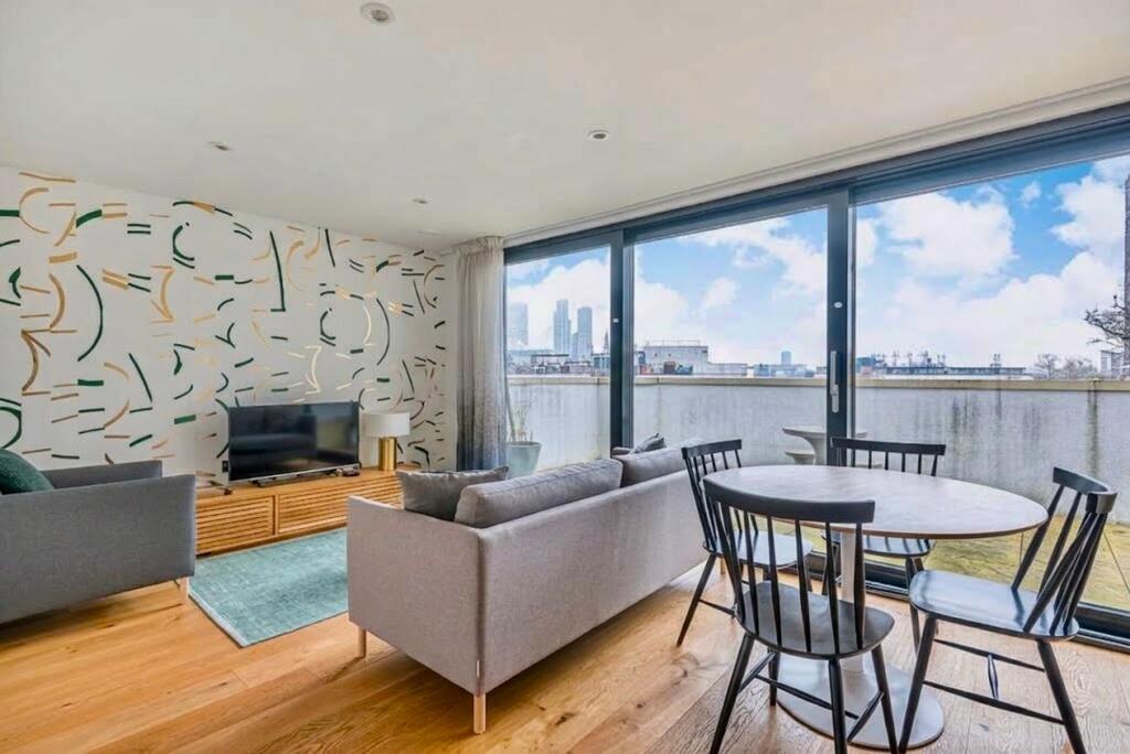 Main image of property: Commercial Road, Danestone Court, E1