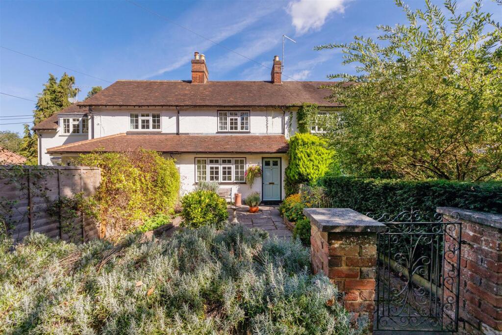 Main image of property: Lavender Cottage, White Waltham, Maidenhead