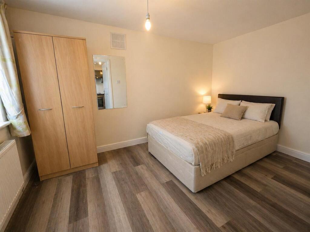 Main image of property: Great West Road