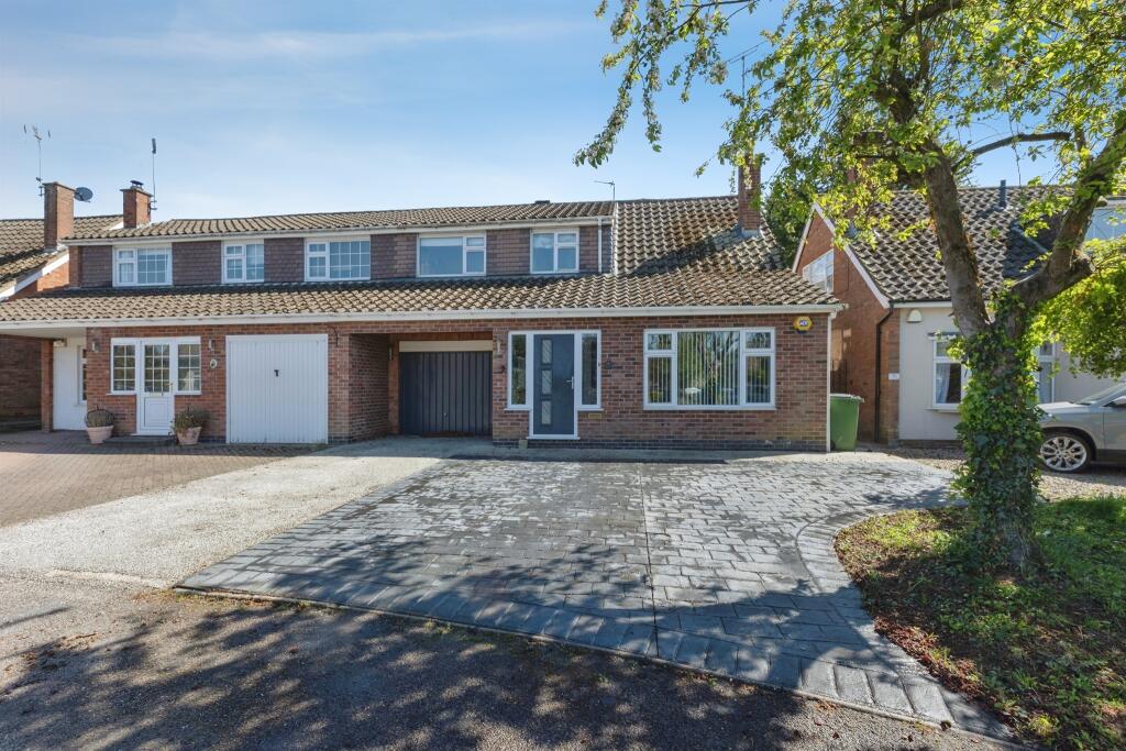 Main image of property: Fosse Close, Sharnford, HINCKLEY