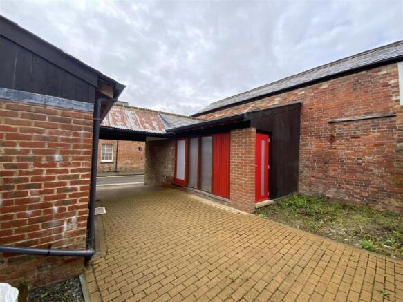 Rooms 2 &amp; 3 (Exterior View)yard
