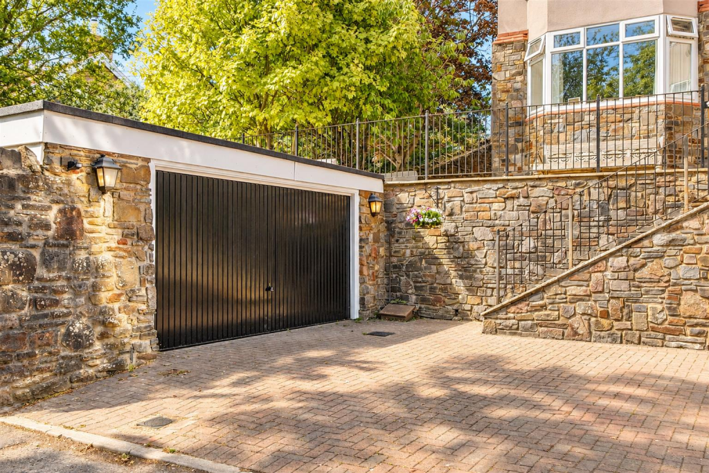 Main image of property: Bucklands Grove, Nailsea, North Somerset