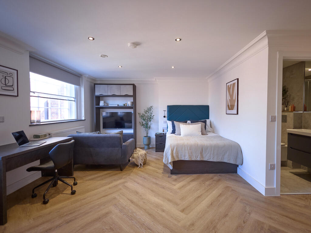 Main image of property: Apt 23, 17-21 Cookridge Street #061328