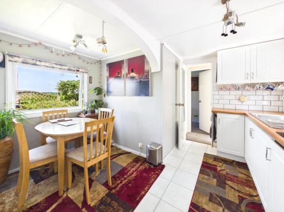 kitchen &amp; dining room