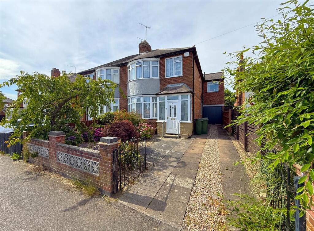 Main image of property: Kingsway, Braunstone Town, Leicester,
