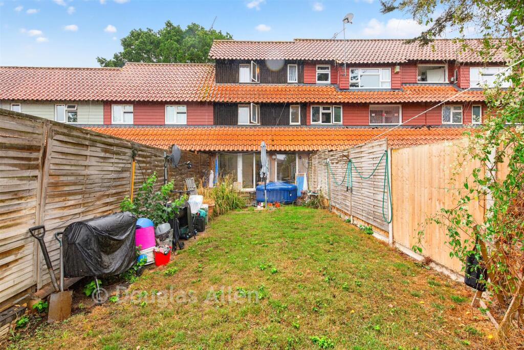 Main image of property: Malyons, Basildon, Essex