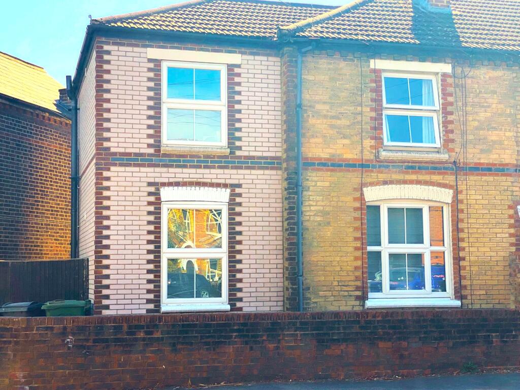 Main image of property: GUILDFORD PARK ROAD, Guildford, GU2